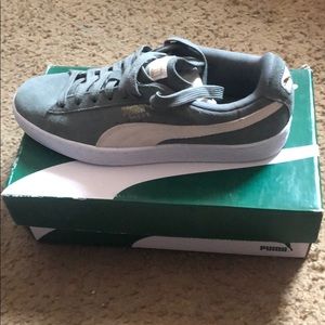 Puma Sneakers